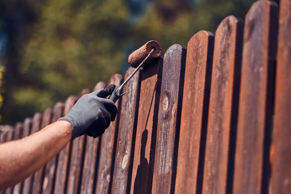 6 Fence Staining Chicago IL
